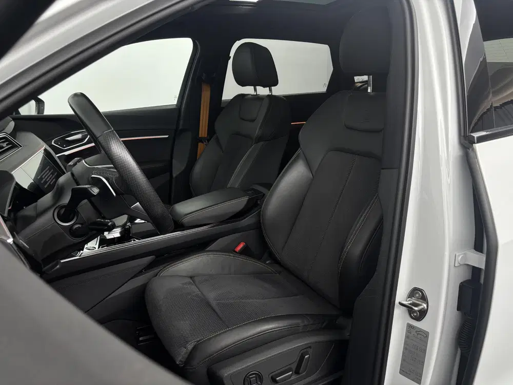Audi e-tron 55 quattro S edition 95 kWh uit 2023, foto 8