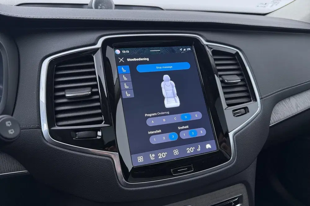 Volvo XC90 T8 Ultra Dark uit 2024, foto 13