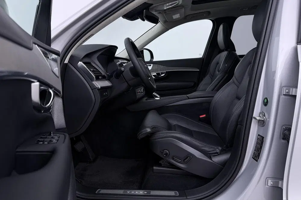 Volvo XC90 T8 Ultra Dark uit 2024, foto 3