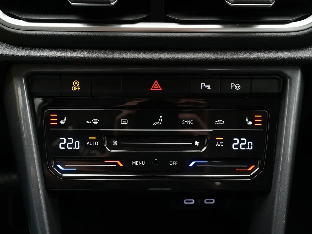 Volkswagen T-Roc 1.5 TSI 150 PK Life 75 Edition | Adaptieve uit 2022, foto 16
