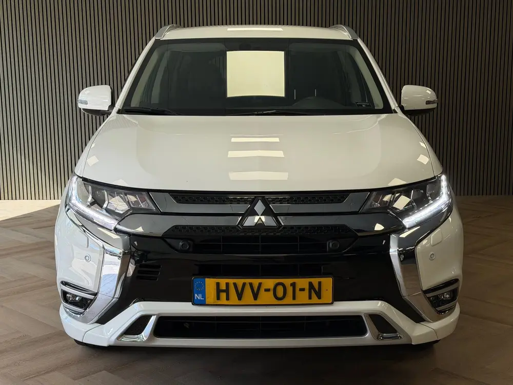 Mitsubishi Outlander 2.4 PHEV AUT. PLUG-IN CAMERA NAVIGATIE uit 2020, foto 2