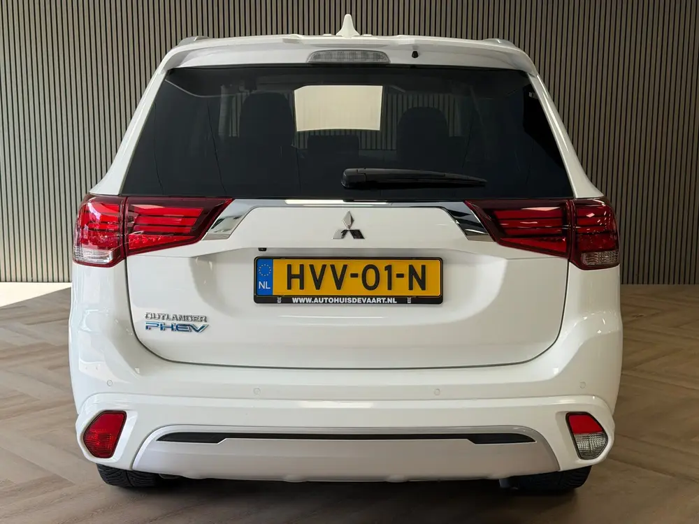 Mitsubishi Outlander 2.4 PHEV AUT. PLUG-IN CAMERA NAVIGATIE uit 2020, foto 5