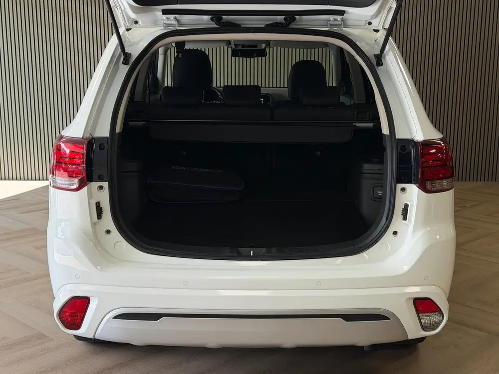 Mitsubishi Outlander 2.4 PHEV AUT. PLUG-IN CAMERA NAVIGATIE uit 2020, foto 6