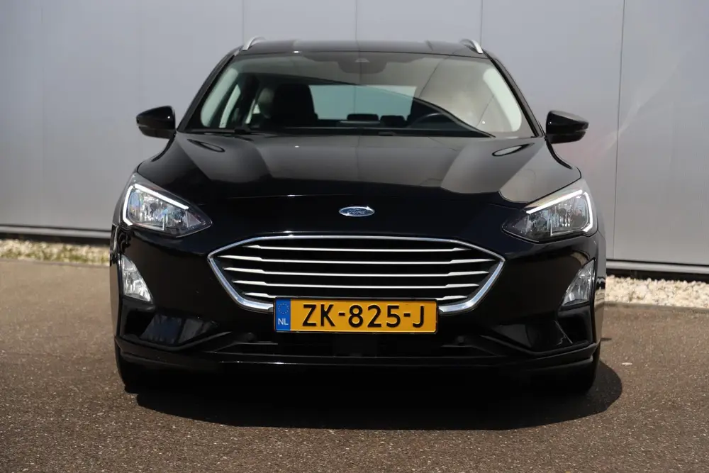 Ford Focus Wagon 1.0 EcoBoost Trend Edition Business Trekhaa uit 2019, foto 2