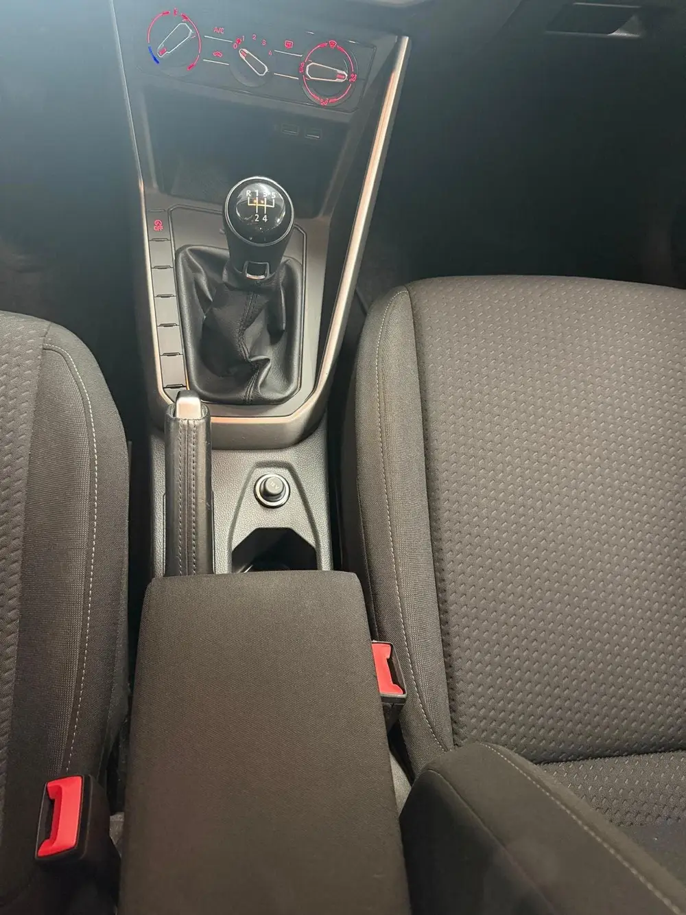 Volkswagen Polo 1.0 TSI Comfortline uit 2020, foto 20