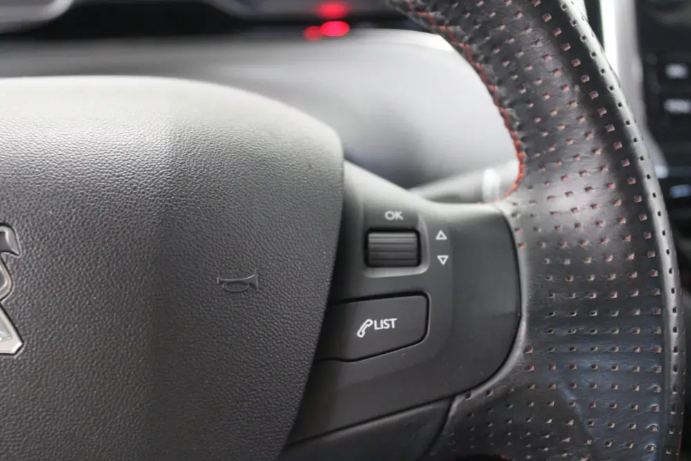 Peugeot 208 1.2 PureTech GT-Line (bj 2019) uit 2019, foto 14