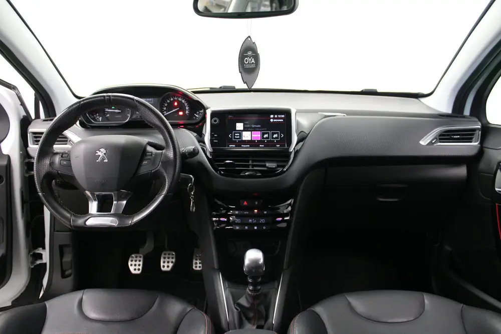 Peugeot 208 1.2 PureTech GT-Line (bj 2019) uit 2019, foto 3