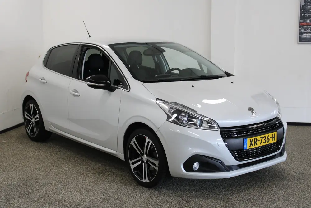Peugeot 208 1.2 PureTech GT-Line (bj 2019) uit 2019, foto 7