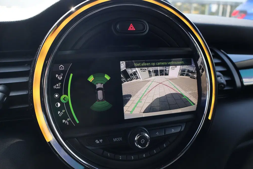 Mini Hatchback Cooper Chili uit 2020, foto 16