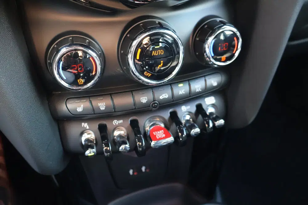 Mini Hatchback Cooper Chili uit 2020, foto 17