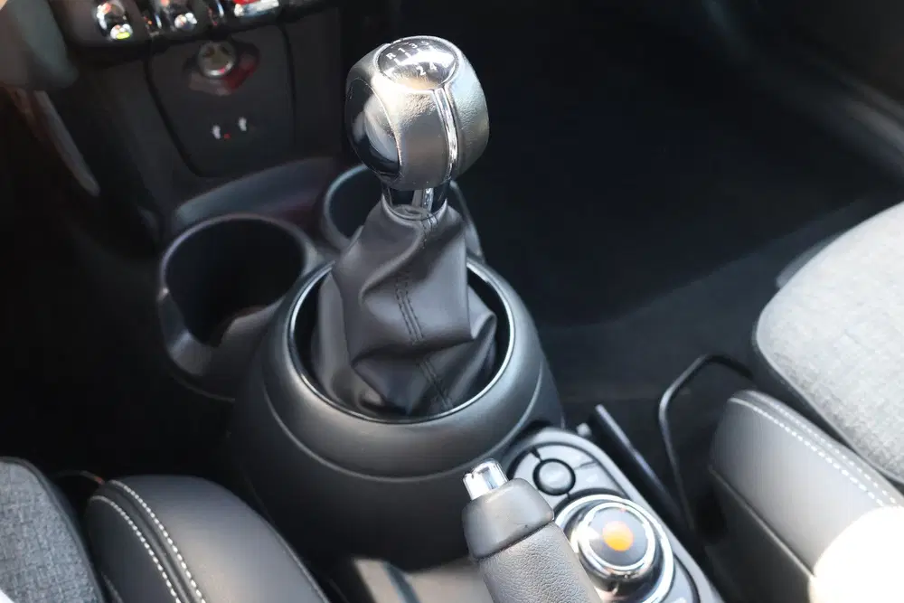 Mini Hatchback Cooper Chili uit 2020, foto 18