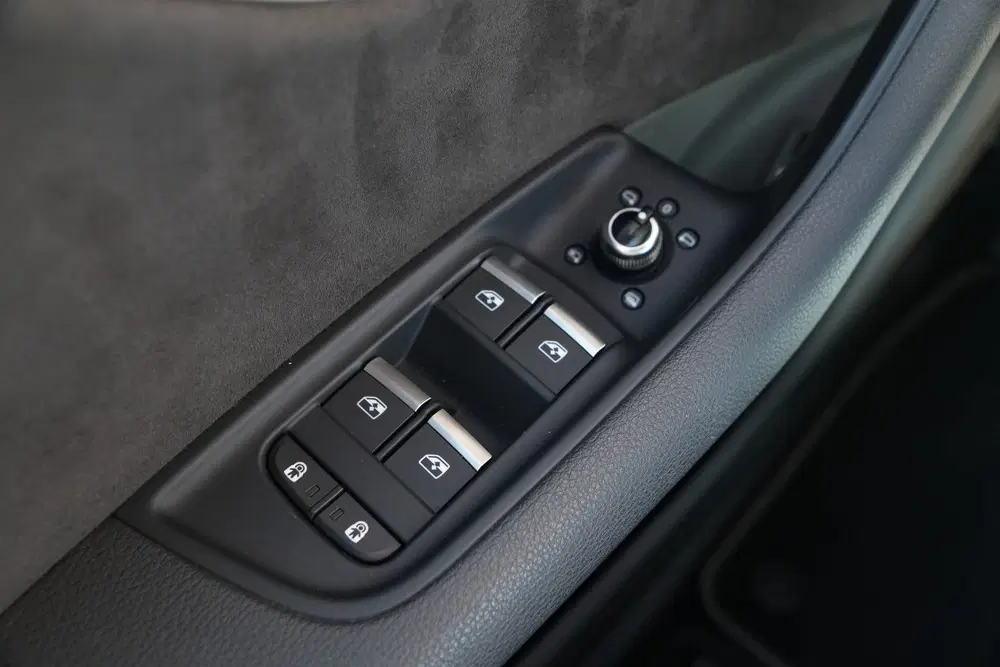 Audi Q7 55 TFSI e quattro Pro Line S uit 2021, foto 18