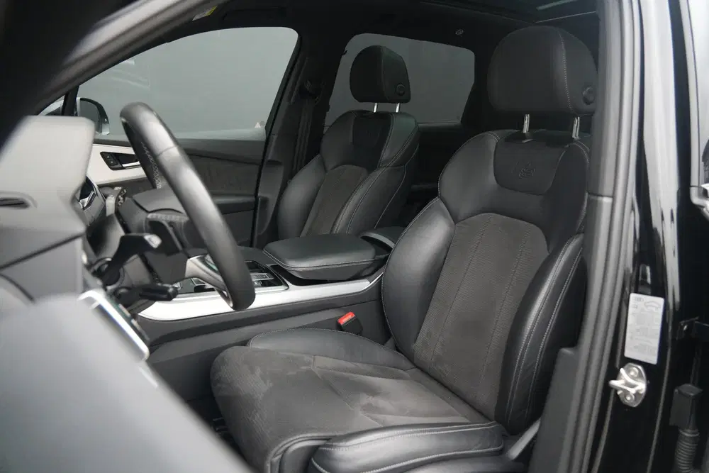Audi Q7 55 TFSI e quattro Pro Line S uit 2021, foto 4