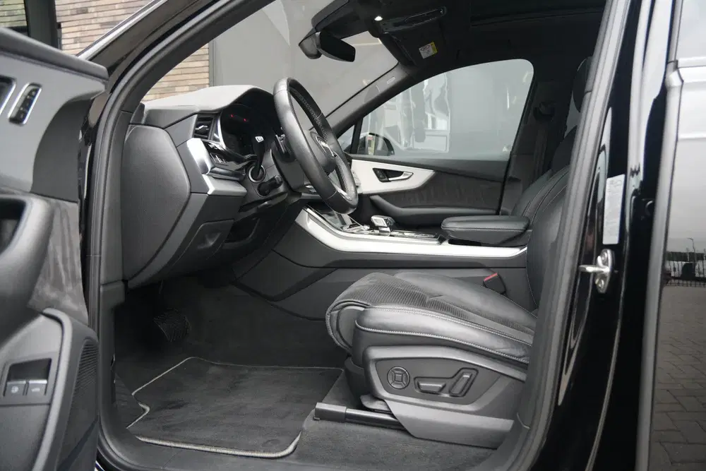 Audi Q7 55 TFSI e quattro Pro Line S uit 2021, foto 5