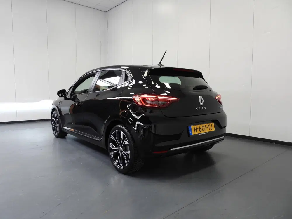 Renault Clio 1.6 E-Tech Hybrid 140 Intens NAVI uit 2022, foto 3