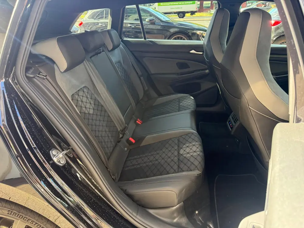 Volkswagen Golf Variant 1.5 eTSI 150pk DSG R-Line Kuipstoele uit 2021, foto 10