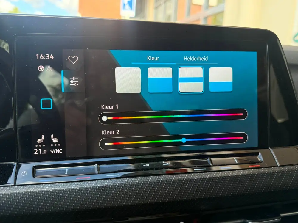 Volkswagen Golf Variant 1.5 eTSI 150pk DSG R-Line Kuipstoele uit 2021, foto 18