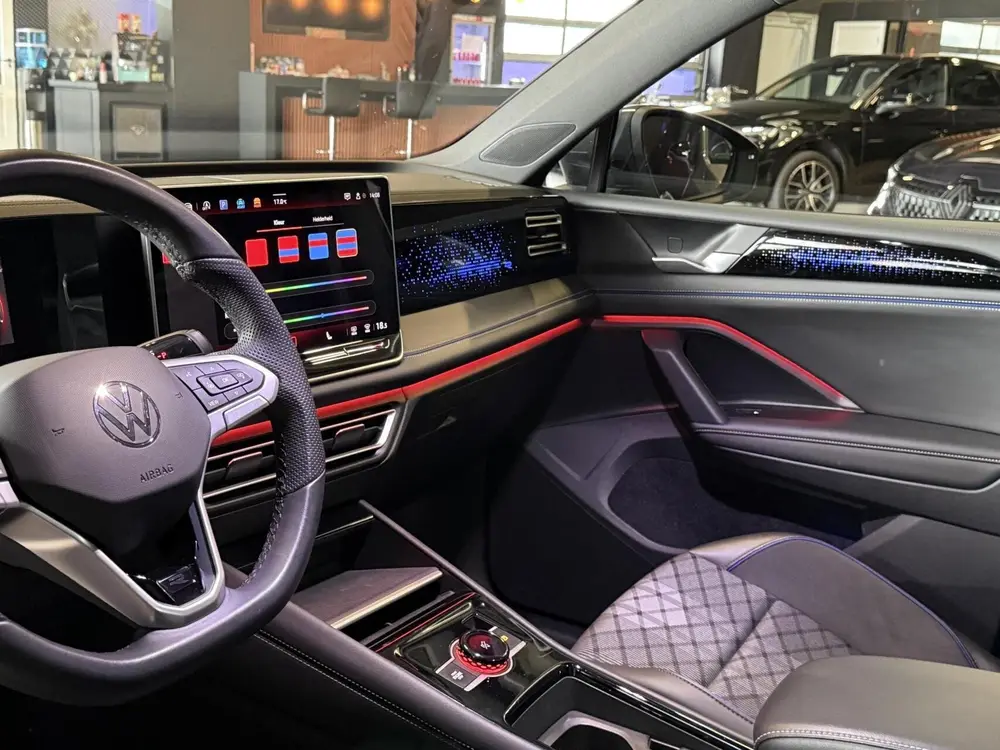 Volkswagen Tiguan 1.5 eTSI R-Line Edition|360cam|ACC|Massage uit 2024, foto 16