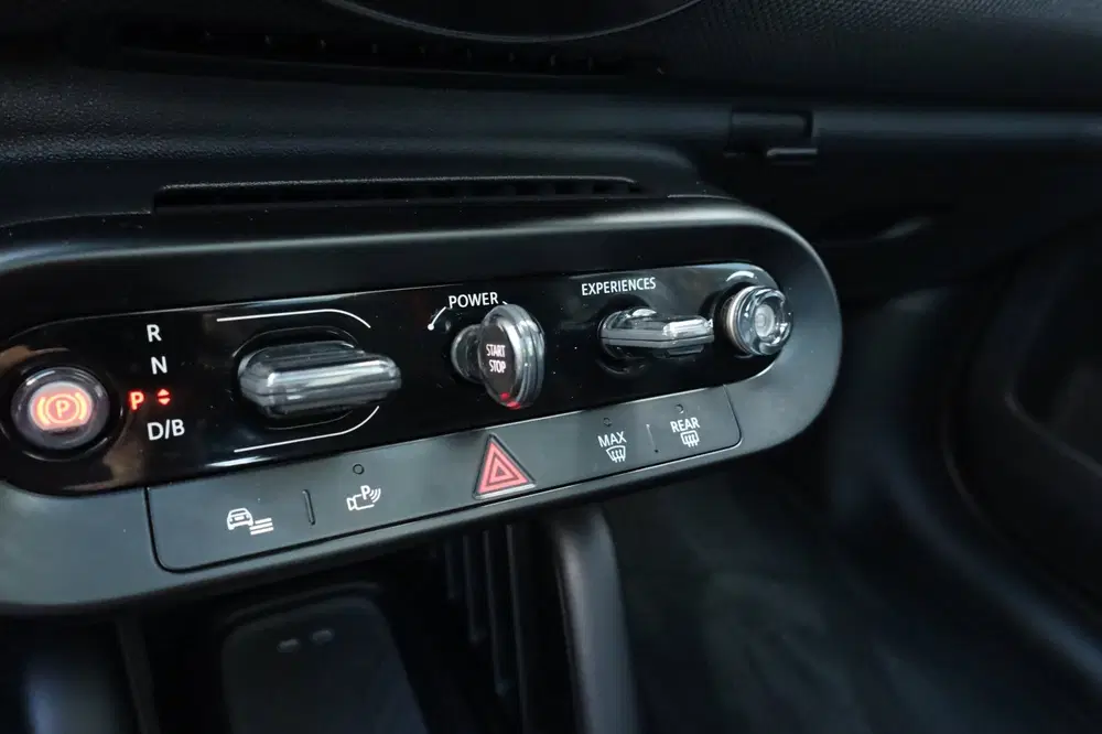 Mini John Cooper Works Cooper SE John Cooper Works M 54.2 kWh pan uit 2024, foto 16