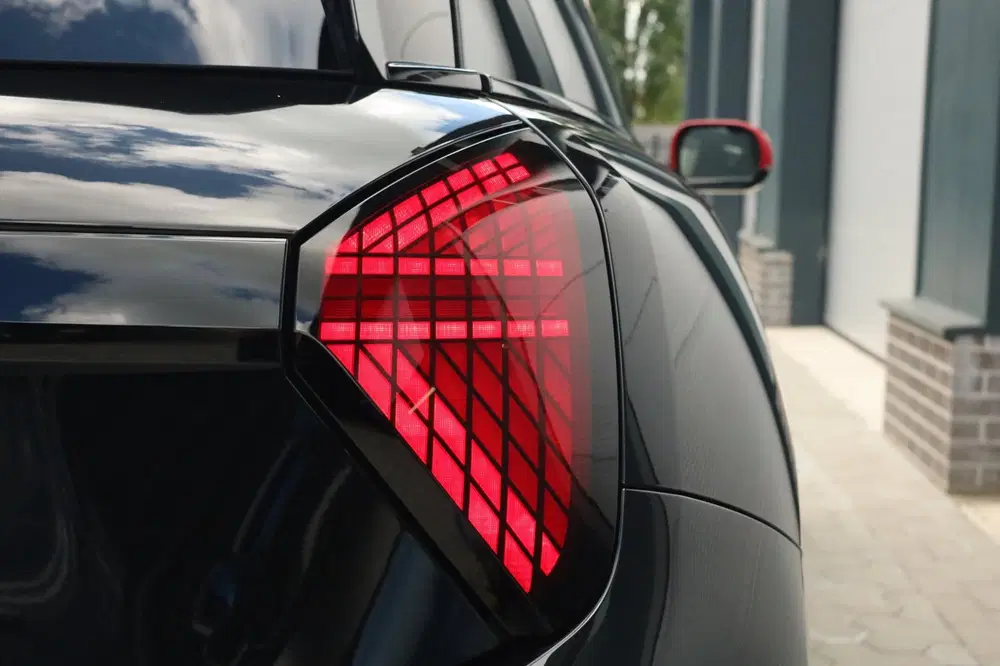 Mini John Cooper Works Cooper SE John Cooper Works M 54.2 kWh pan uit 2024, foto 20