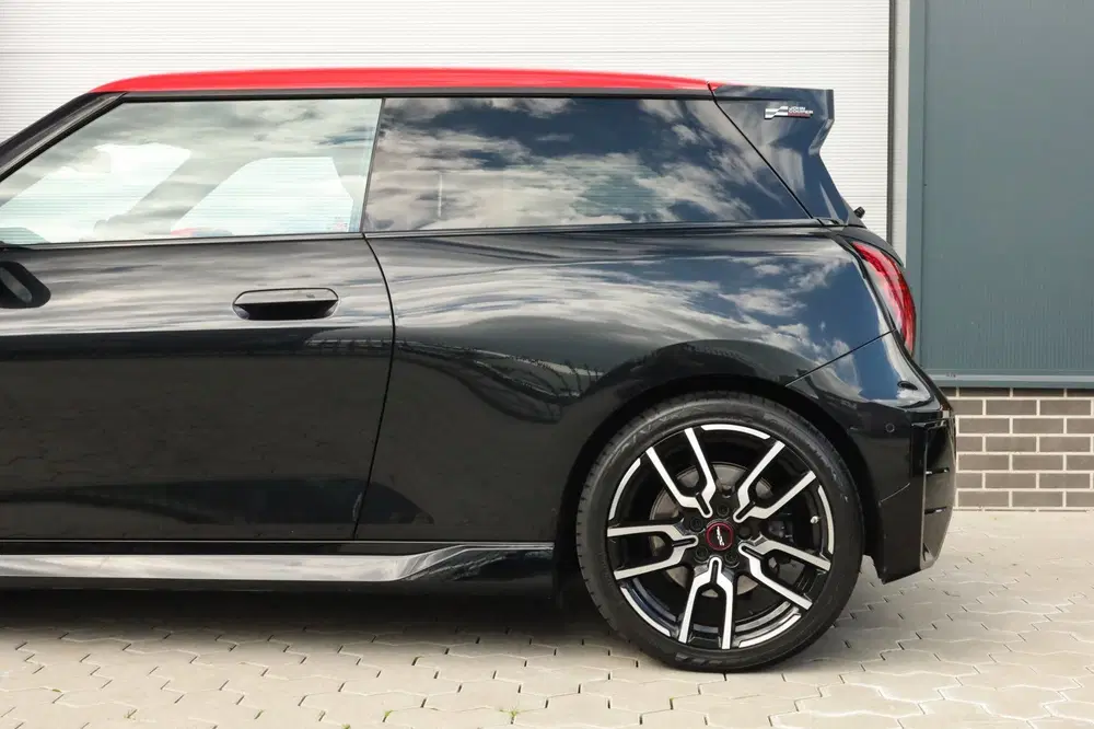Mini John Cooper Works Cooper SE John Cooper Works M 54.2 kWh pan uit 2024, foto 9