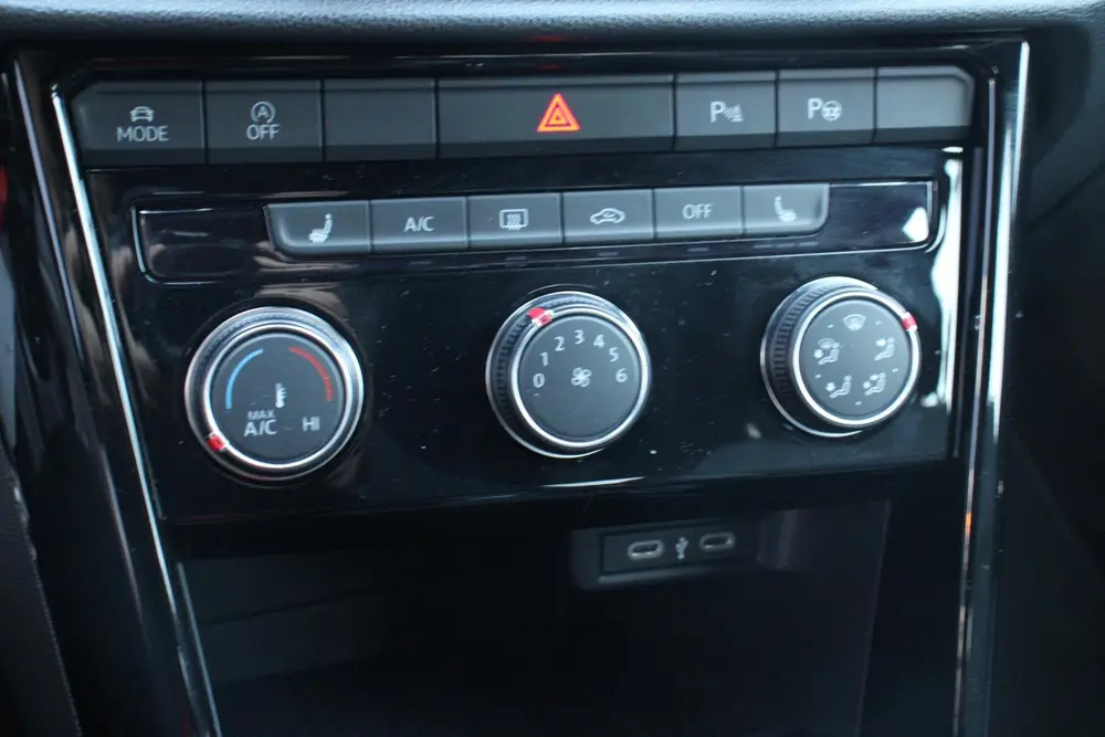Volkswagen T-Roc 1.0 TSI R-Line, 38DKM, WINTERPAKKET, LED, P uit 2024, foto 15