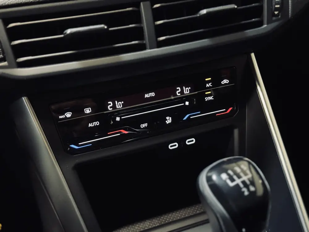 Volkswagen Polo 1.0 TSI Life | Camera | CarPlay | Navi uit 2024, foto 20
