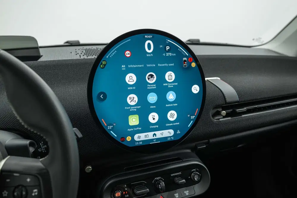 Mini Hatchback Cooper E uit 2024, foto 10