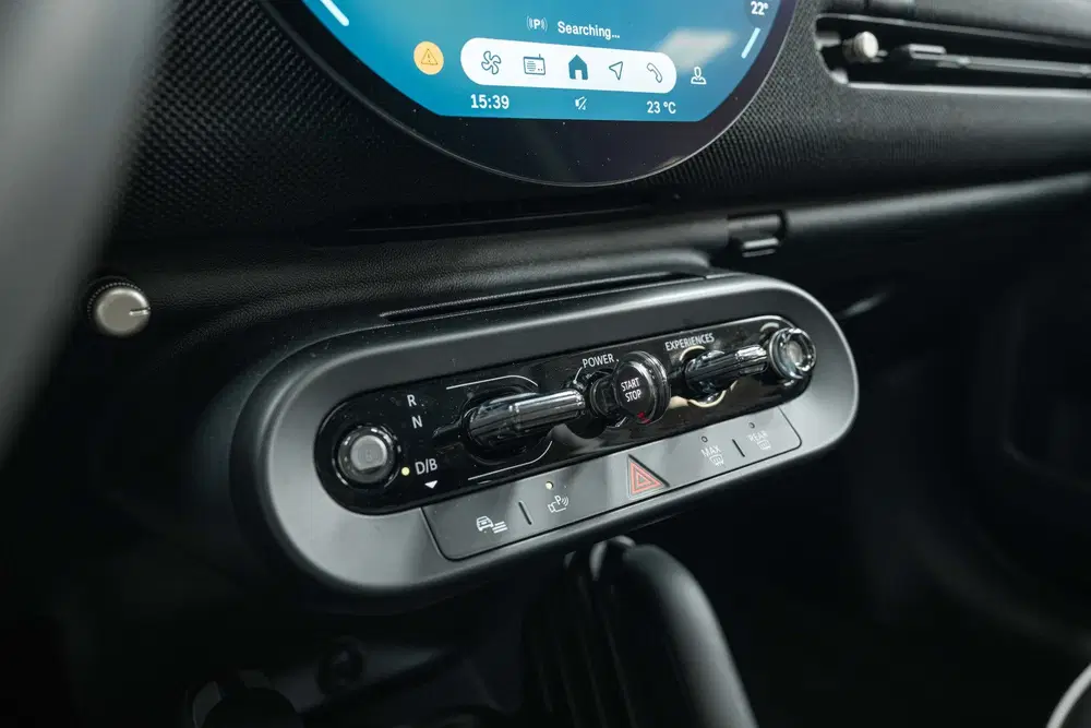 Mini Hatchback Cooper E uit 2024, foto 12