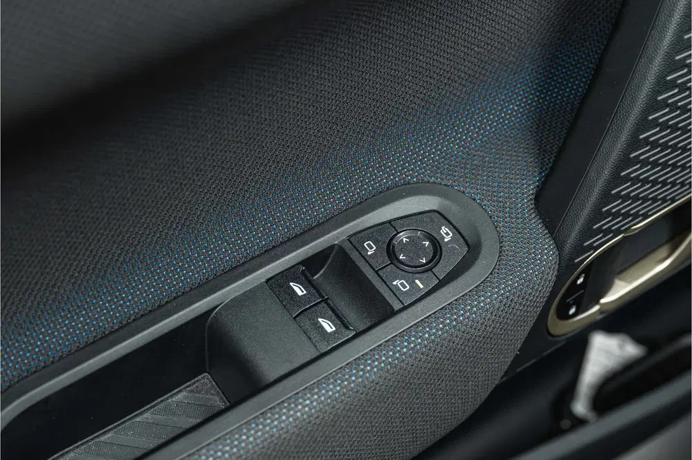 Mini Hatchback Cooper E uit 2024, foto 15