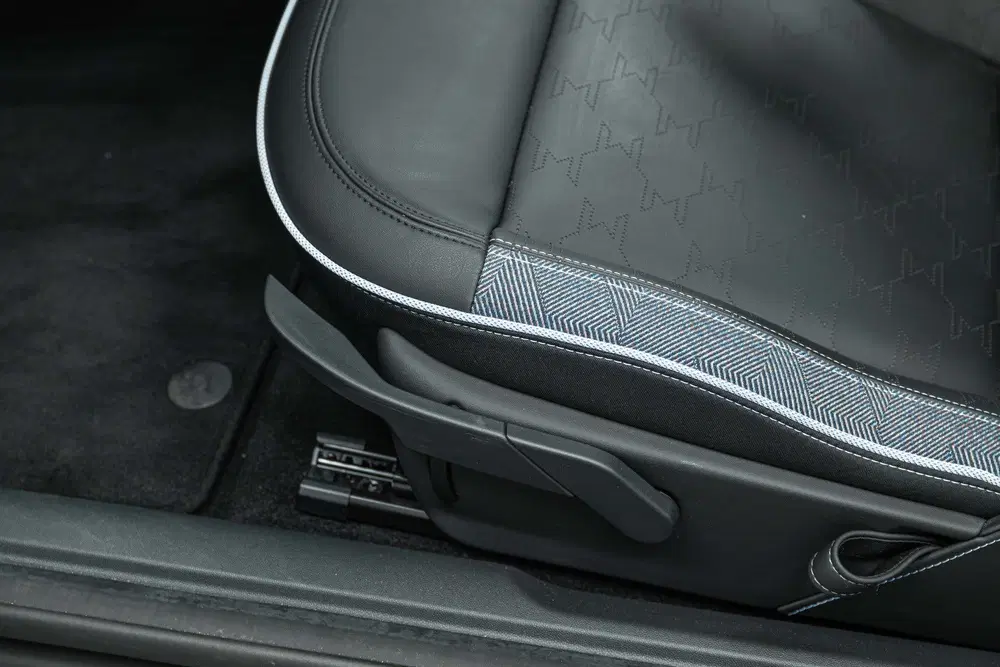 Mini Hatchback Cooper E uit 2024, foto 16