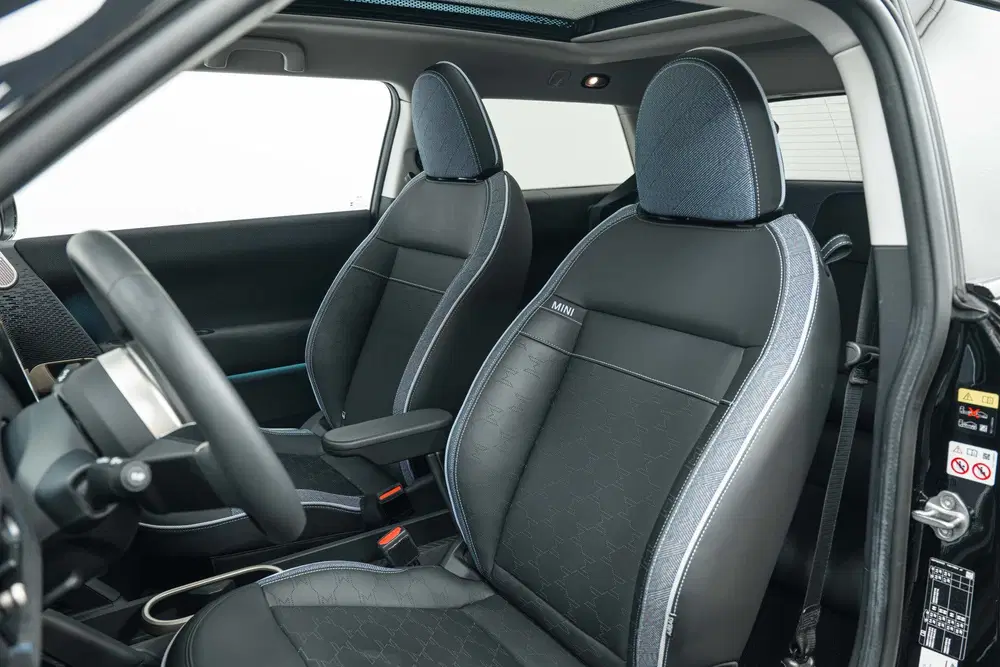 Mini Hatchback Cooper E uit 2024, foto 5