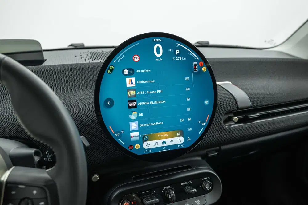 Mini Hatchback Cooper E uit 2024, foto 9