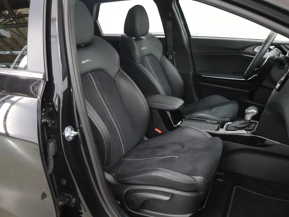 Kia Ceed 1.5 T-GDi GT-Line uit 2025, foto 11