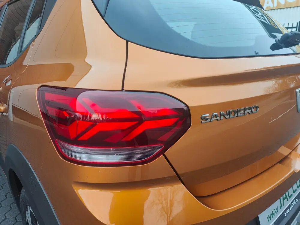 Dacia Sandero 1.0 TCe Bi-Fuel Stepway Serie Limitee 15th Ann uit 2020, foto 15