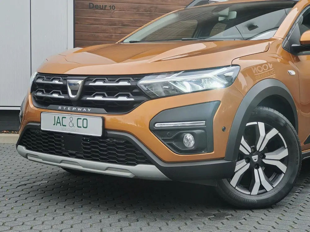 Dacia Sandero 1.0 TCe Bi-Fuel Stepway Serie Limitee 15th Ann uit 2020, foto 3