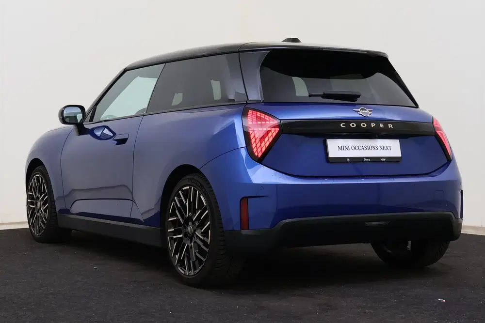 Mini Hatchback Cooper E uit 2024, foto 15