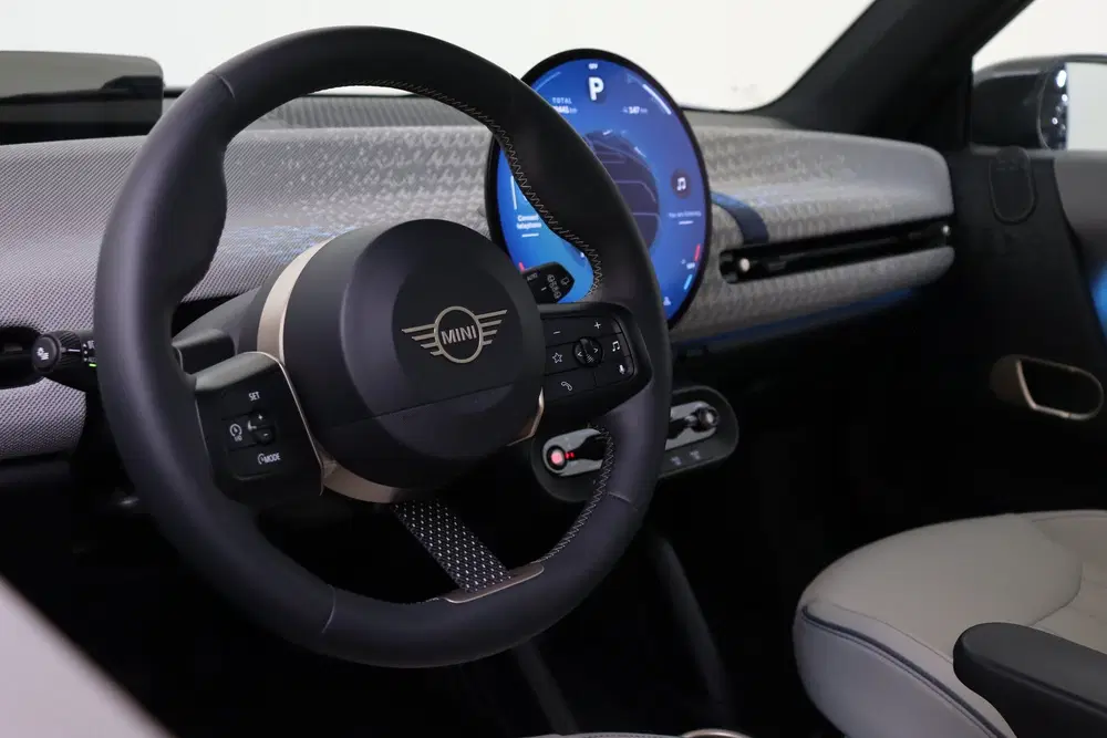 Mini Hatchback Cooper E uit 2024, foto 3