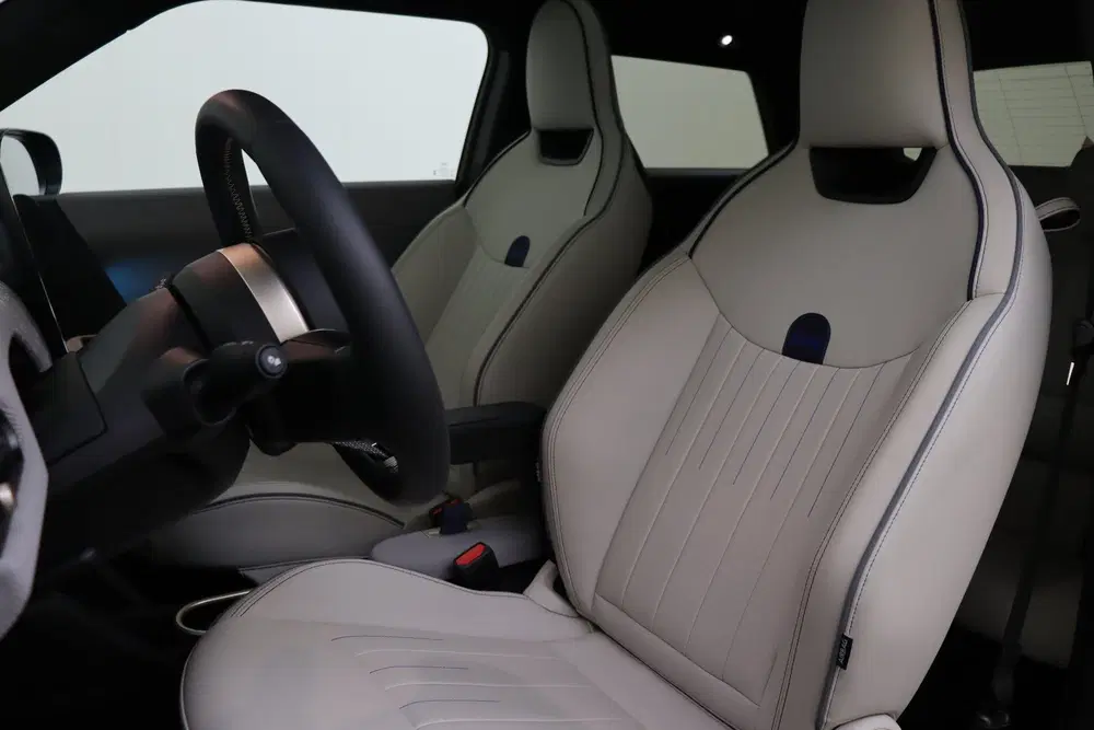Mini Hatchback Cooper E uit 2024, foto 6
