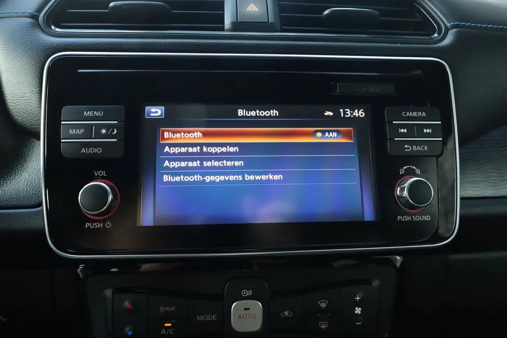 Nissan Leaf N-Connecta 40 kWh Trekhaak Navi 360 Stuurverwarm uit 2019, foto 13