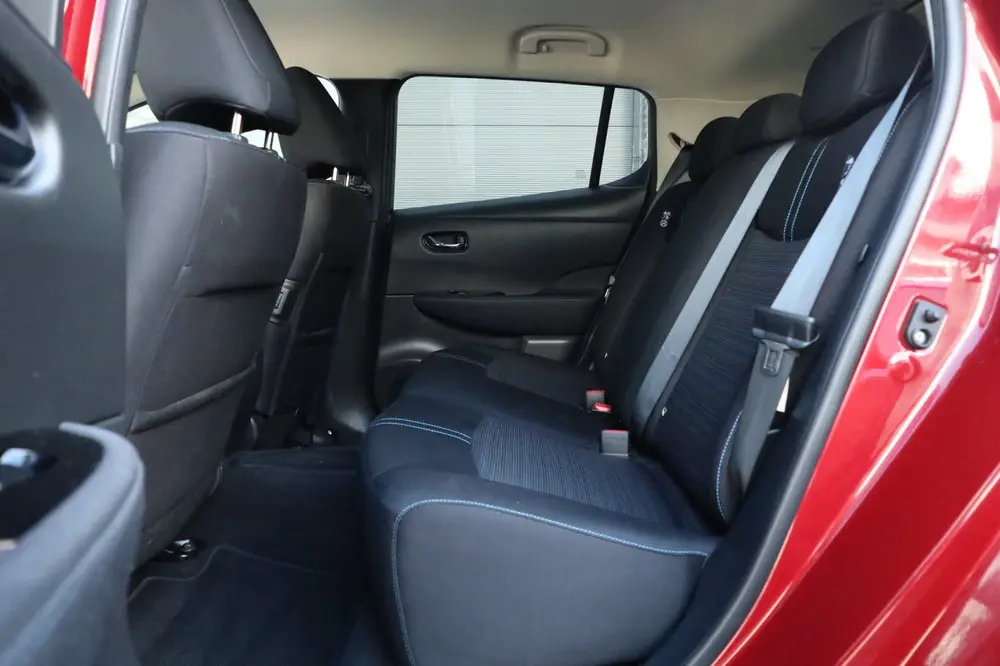 Nissan Leaf N-Connecta 40 kWh Trekhaak Navi 360 Stuurverwarm uit 2019, foto 14