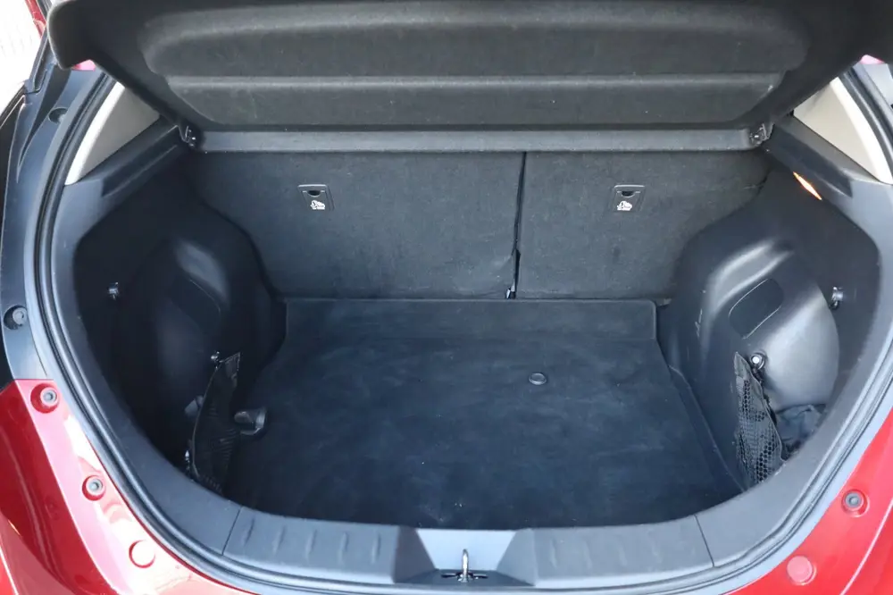Nissan Leaf N-Connecta 40 kWh Trekhaak Navi 360 Stuurverwarm uit 2019, foto 16