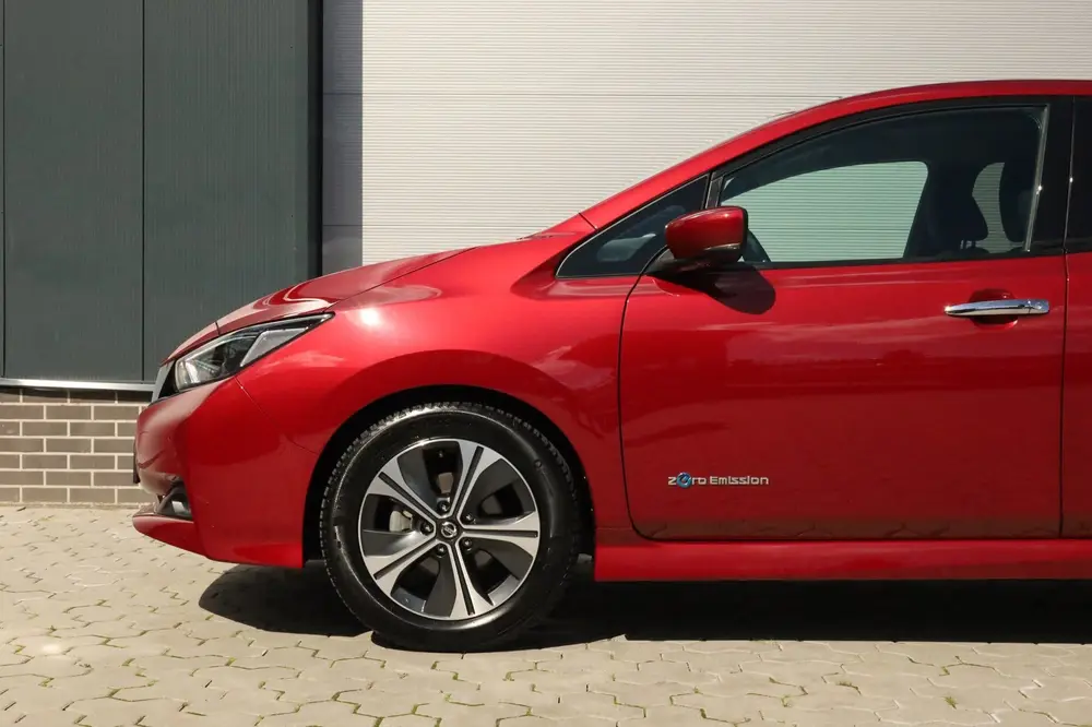 Nissan Leaf N-Connecta 40 kWh Trekhaak Navi 360 Stuurverwarm uit 2019, foto 18