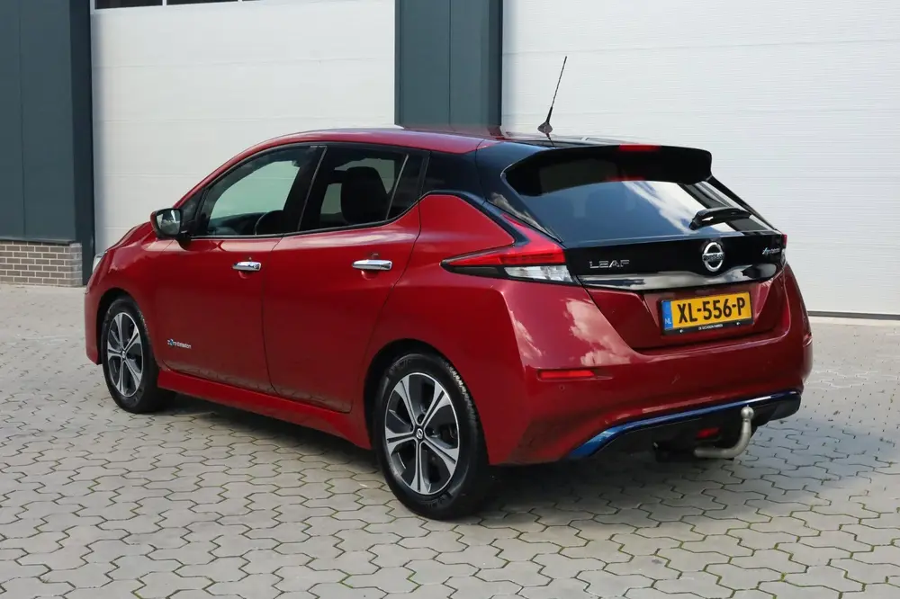 Nissan Leaf N-Connecta 40 kWh Trekhaak Navi 360 Stuurverwarm uit 2019, foto 5