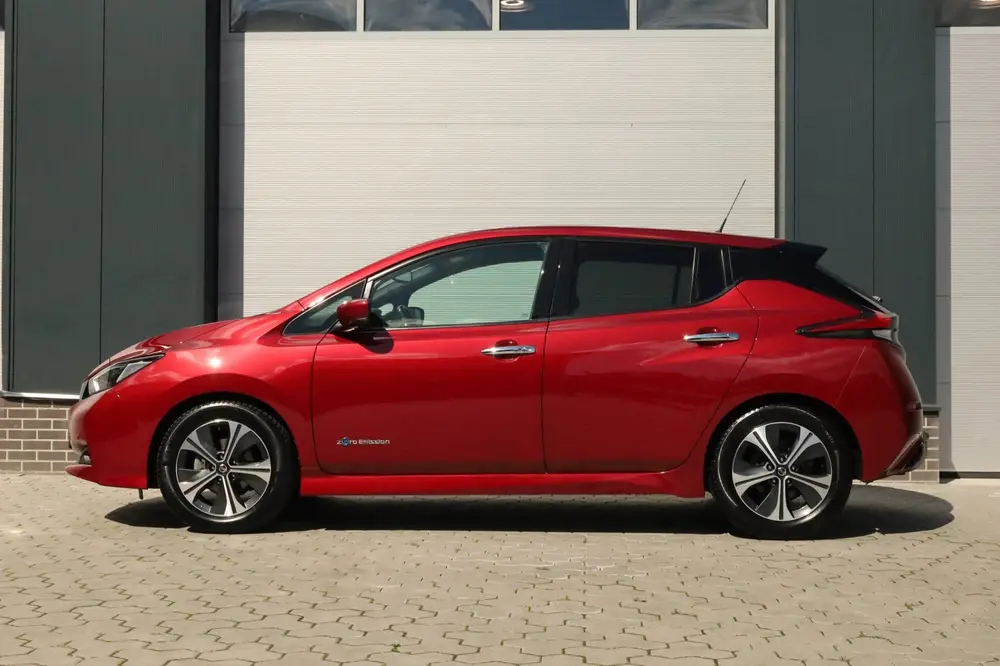 Nissan Leaf N-Connecta 40 kWh Trekhaak Navi 360 Stuurverwarm uit 2019, foto 6