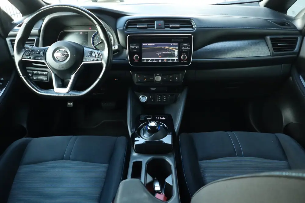 Nissan Leaf N-Connecta 40 kWh Trekhaak Navi 360 Stuurverwarm uit 2019, foto 7