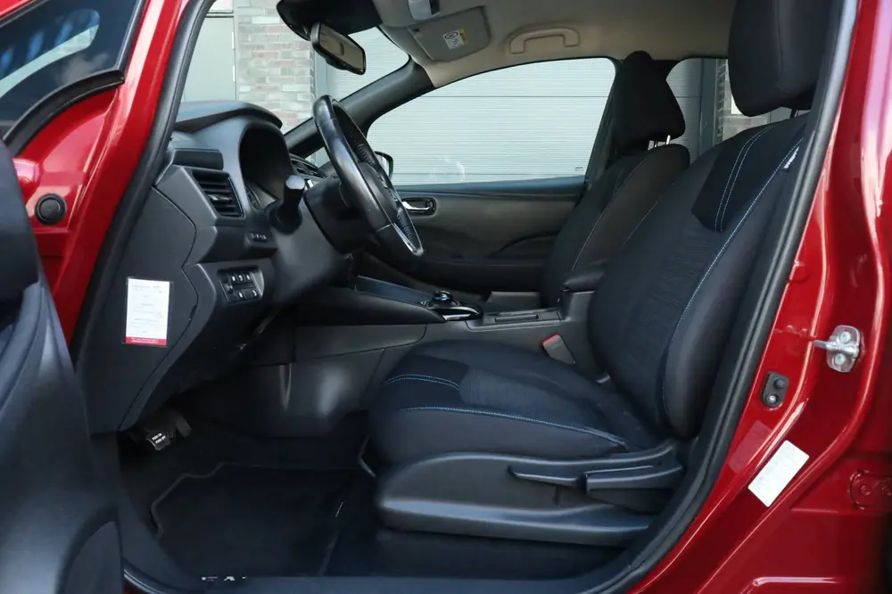 Nissan Leaf N-Connecta 40 kWh Trekhaak Navi 360 Stuurverwarm uit 2019, foto 8
