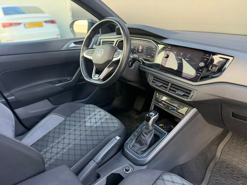 Volkswagen Taigo 1.5 TSI R-Line Panorama Virtual Dodehoek Ca uit 2023, foto 19