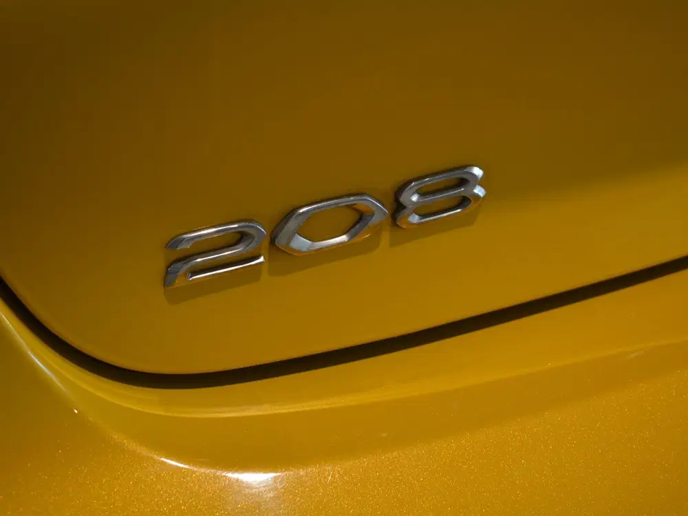 Peugeot 208 1.2 PureTech Allure Pack uit 2021, foto 13