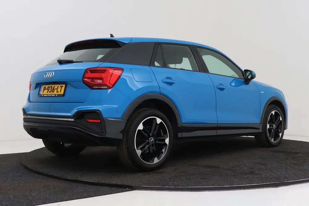 Audi Q2 35 TFSI S Edition uit 2022, foto 2